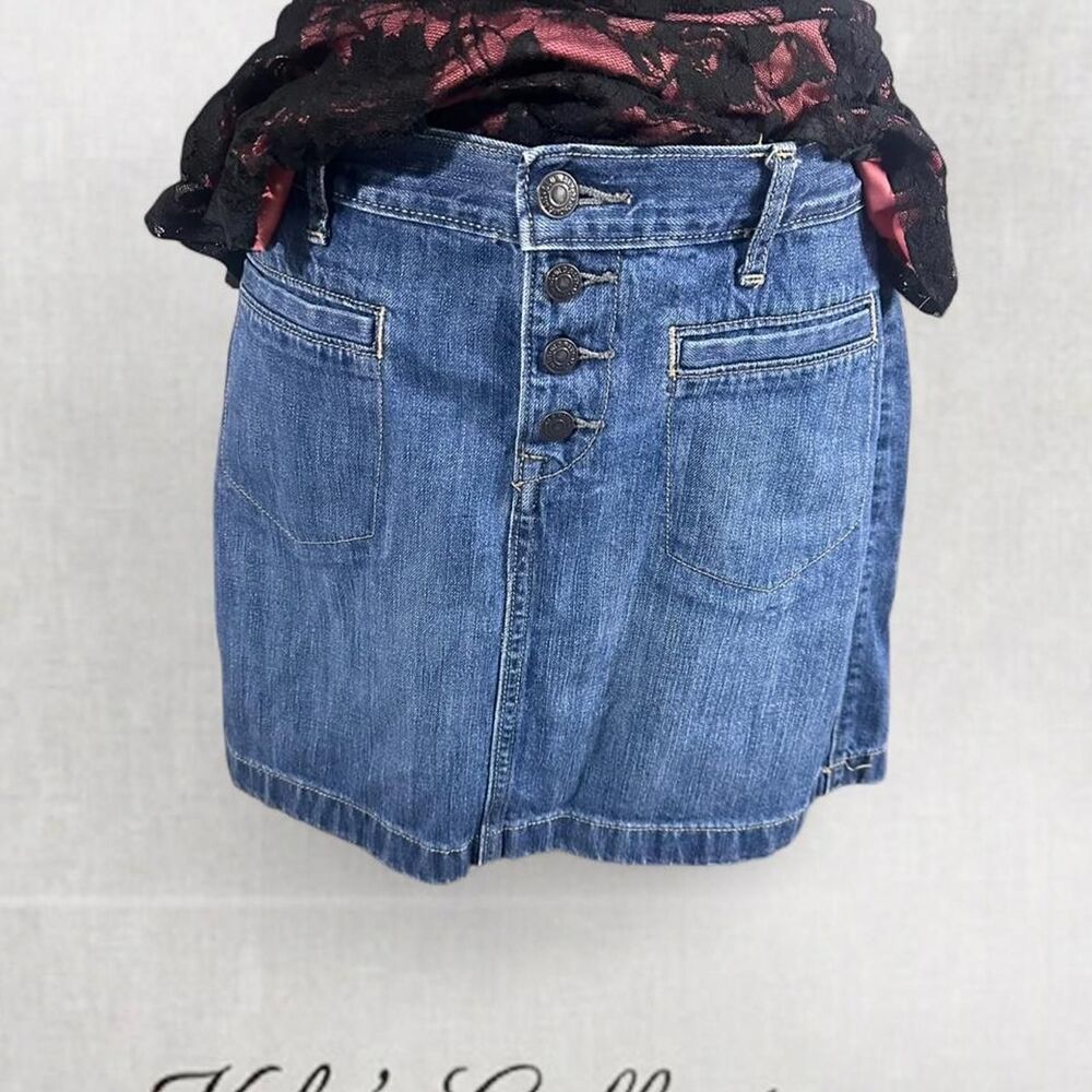 Cottagecore Old Navy blue denim skirt with button up front and  back pockets